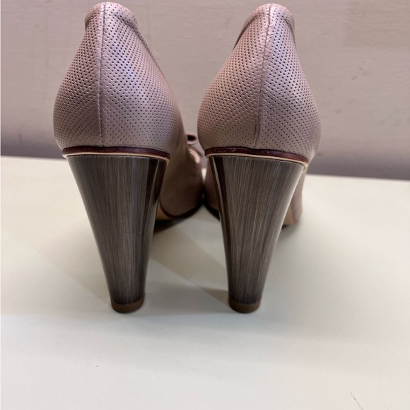 GIOVANNI GIUSTI MADE IN ITAKY Vero Cuoio Tan Peep Toe Heels with Bow Detail - Picture 10 of 11